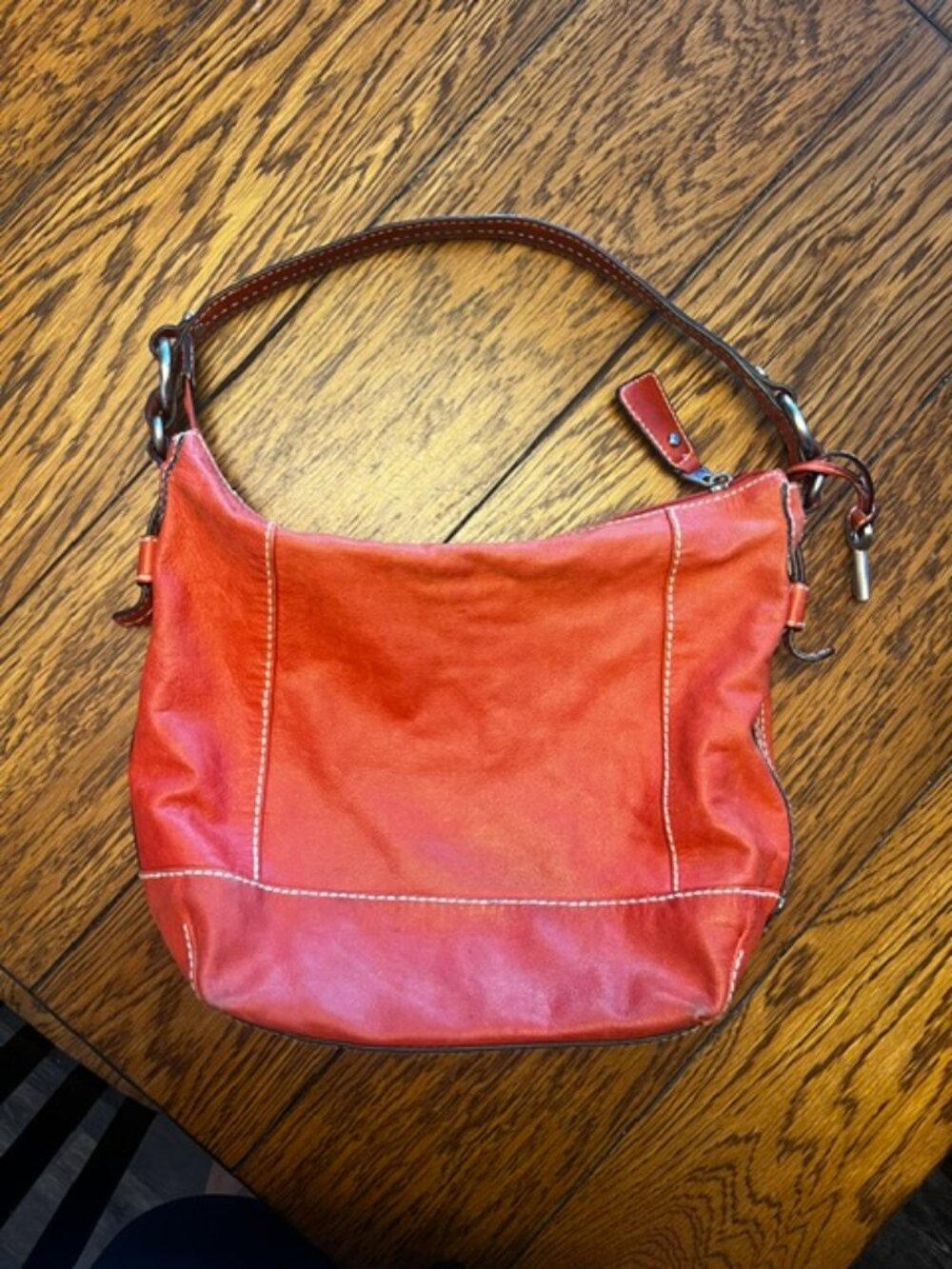 Women's Fossil Leather Purse, Handbag, Zip close, zip pockets, Red, Ex Con! - Picture 2 of 8